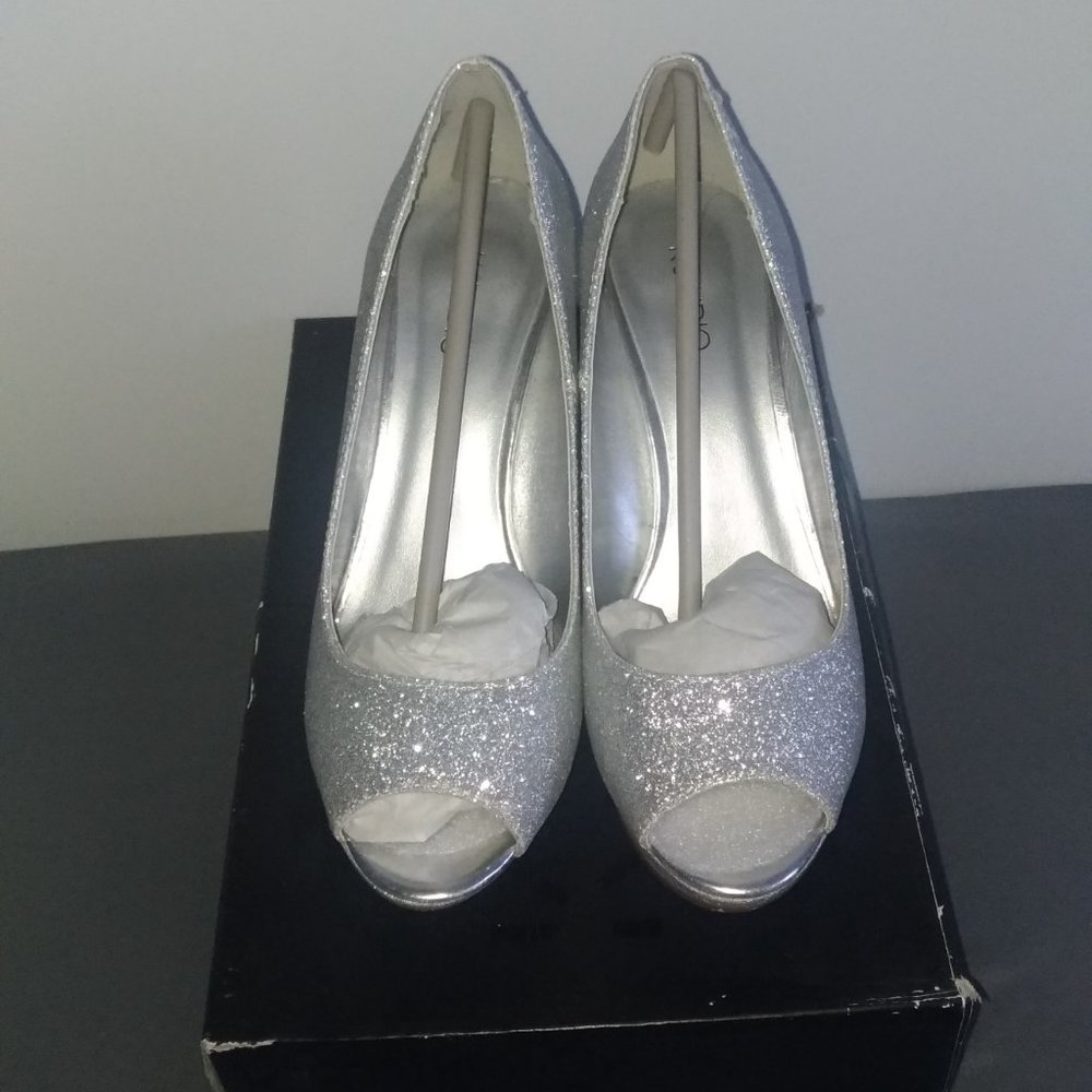Sparkly Open-Toe Heels - Picture 6 of 6